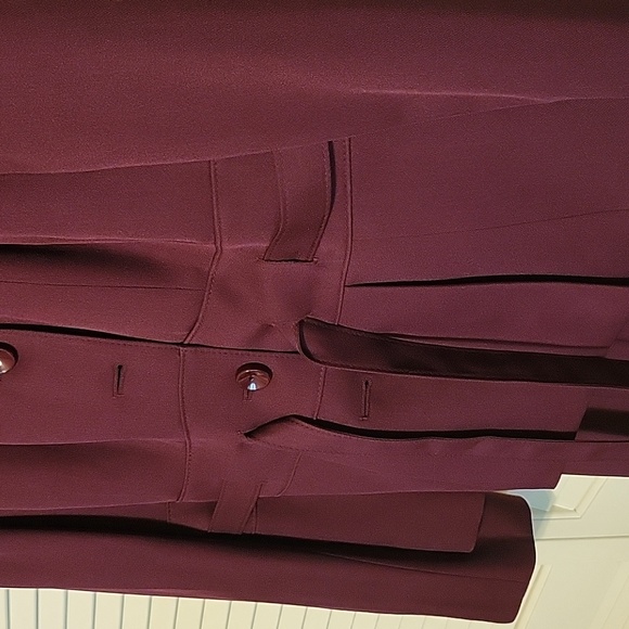 Burgandy lined jacket with fabric belt and matching lined trousers. Sz 12 - Picture 3 of 11